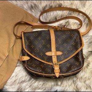 Louis Vuitton Monogram Saumur 30 Crossbody 🖤